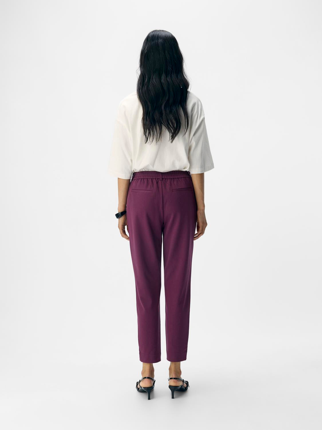 model_shot-back